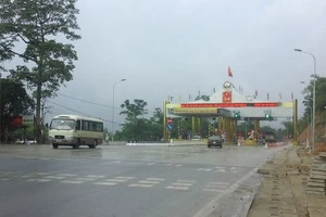 'Ra thắp hương cho bố cách nhà 500 m cũng phải mất phí'