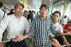 Nhóm công nhân bị chủ Trung Quốc đe dọa đánh đập đã về nước