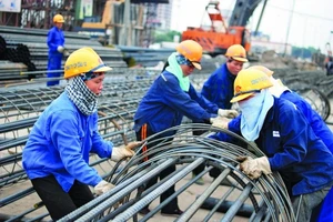 Tạm thu BHXH cho doanh nghiệp chưa kịp xây dựng bảng lương