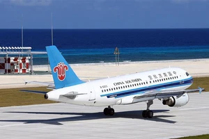 Máy bay lạ uy hiếp vùng bay của Việt Nam