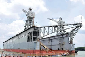 Vinalines đề xuất bán ụ nổi 83M với giá... bèo