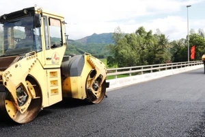 Không có chuyện xin - cho trong bảo trì đường bộ