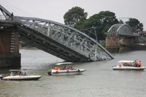 Khôi phục cầu Ghềnh: Vừa thiết kế vừa thi công