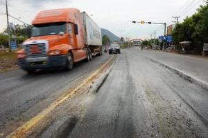 Phê bình nhiều đơn vị để hằn lún trên quốc lộ 1 