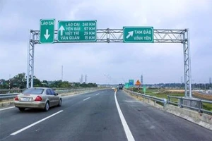 Cảnh báo nguy hiểm trên cao tốc vào thời điểm mưa lũ