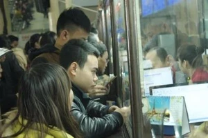 Thêm và ngừng chạy nhiều chuyến tàu trước và sau lễ