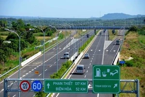 Xem xét chuyển nhượng cao tốc hiện đại của Việt Nam cho đối tác Pháp