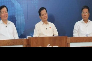 Tăng tuổi nghỉ hưu, quan chức không được tại vị