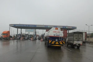 Thu phí qua hầm 'lố' hai năm, ai chịu trách nhiệm?