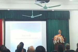 Những hồ sơ đút trong ngăn kéo nó đau đớn lắm!