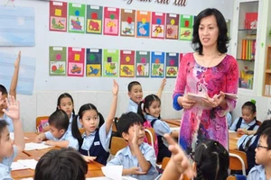 Hàng loạt giáo viên được hưởng chế độ sau 22 năm