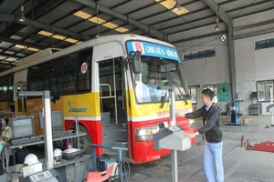 Kiểm tra xe khách giường nằm vì liên tục cháy nổ