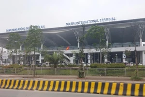 Cháy tủ điện ở sân bay Nội Bài