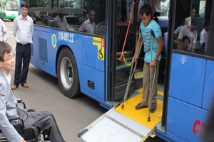 Giao thông 'bỏ quên' người khuyết tật?