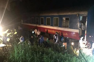 Tàu chở 214 khách trật bánh, đường sắt đang điều tra