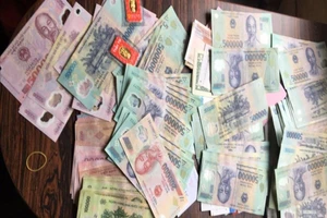 'Nhận lại túi tiền tôi suýt bật khóc vì gặp người tốt'