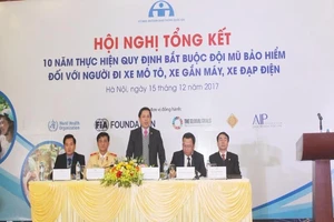 Đề nghị truy tố người làm mũ bảo hiểm dỏm