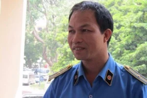 Họp khẩn vụ cấp dưới ‘tố’ lãnh đạo bảo kê xe quá tải