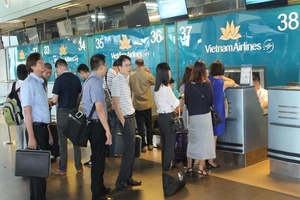 Để hành khách lên nhầm máy bay, phạt tiền 4 người