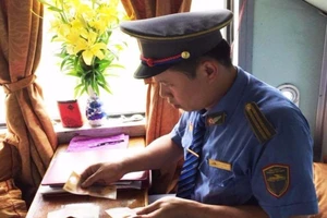 Hành khách bỏ quên cả ngàn euro, tiền Đan Mạch trên tàu