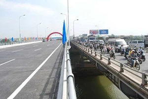 Cầu Đồng Nai: Đội vốn 1.100 tỉ, thu phí thiếu công bằng