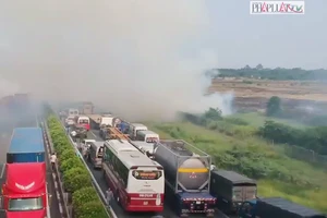 Thủ tướng: Ngăn người dân đốt lửa khu vực giao thông