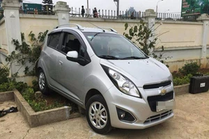 Vụ cô giáo cán chết học sinh: Cấm xe hoạt động trong trường