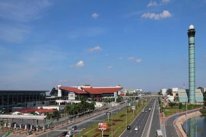 Khẩn trương xây dựng metro Hà Nội - sân bay Nội Bài