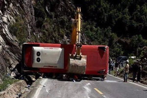 Khẩn trương điều tra vụ xe chở cán bộ hưu trí công an gặp nạn