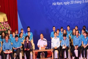 Thủ tướng: Xử nghiêm chủ trọ tăng giá điện, nước công nhân