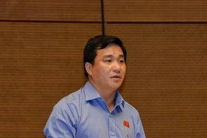 'Hàng trăm tỉ đồng đổ ra làm trạm cân giờ đi đâu?'