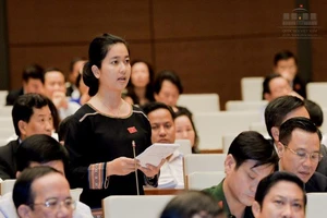 'Tài năng như bộ trưởng mà không dám từ chức?'