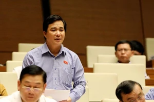 ĐBQH: Phụ huynh không muốn con em là 'chuột bạch'