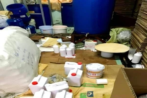 Trộn thuốc thú y giả vào thuốc thật mang bán ở vùng sâu