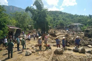 Mưa lũ làm 30 người chết và mất tích