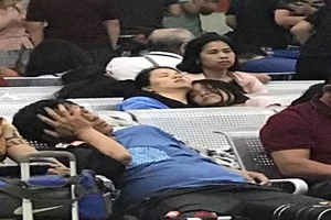 Hành khách vạ vật ở sân bay Cam Ranh vì VietJet trễ chuyến