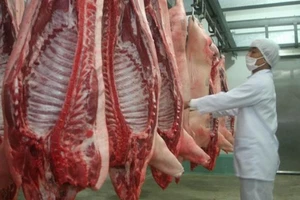 Phó thủ tướng yêu cầu chặn đầu cơ, găm hàng... thịt heo 