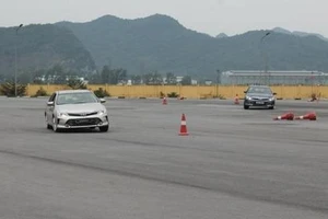 Đề xuất không cấp bằng lái ô tô chính thức cho người vừa đậu