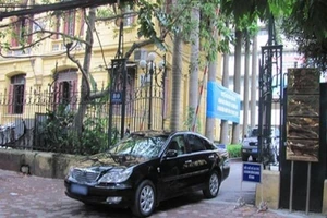 Bộ GTVT không tiếp khách, nhận hoa ngày kỷ niệm ngành