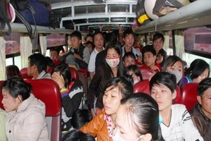 Các đầu số giúp dân phản ánh nhồi nhét, tăng giá vé dịp lễ