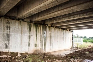 Tại sao hầm chui trên cao tốc Đà Nẵng-Quảng Ngãi thấm nước?