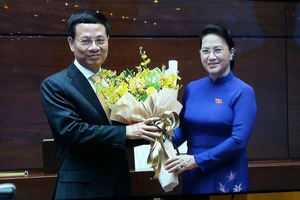 Quốc hội phê chuẩn ông Nguyễn Mạnh Hùng làm Bộ trưởng Bộ TT&TT