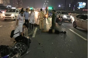 Yêu cầu TP.HCM xử nghiêm xe máy lưu thông vào làn ô tô