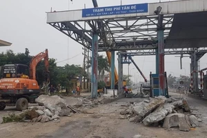 Tháo dỡ trạm BOT Tân Đệ đưa về tuyến tránh Đông Hưng