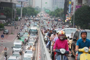 Grab đề xuất gắn đèn led thay vì hộp đèn như taxi truyền thống