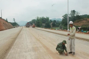 Xử lý trách nhiệm đối với các nhà thầu chậm giải ngân vốn