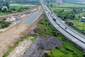 Nâng cấp nhiều dự án giao thông kết nối với ĐBSCL