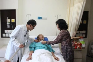 Đi khám bệnh không cần phải mang thẻ bảo hiểm, giấy tờ