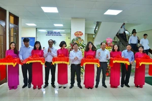 Bộ GTVT: Hạn chế người dân tiếp xúc trực tiếp với cán bộ