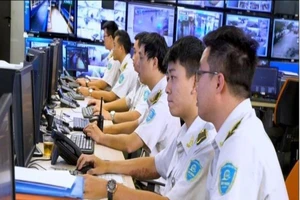 An ninh sân bay Nội Bài trả lại 49 triệu đồng cho khách